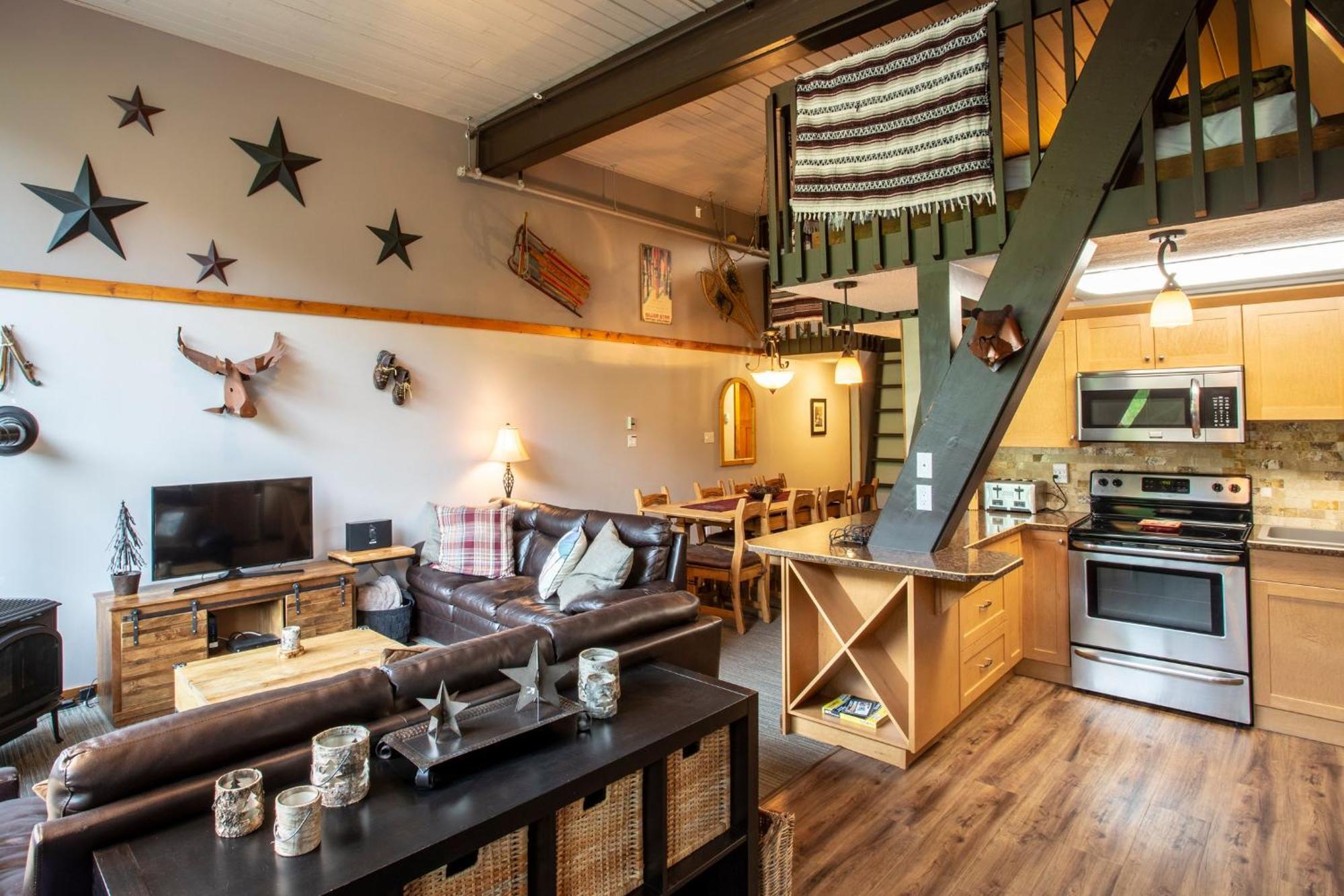 The Pinnacles Suites & Townhomes Silver Star Exteriér fotografie